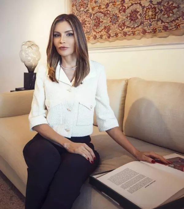 Лола Каримова - младшая сестра Гульнары