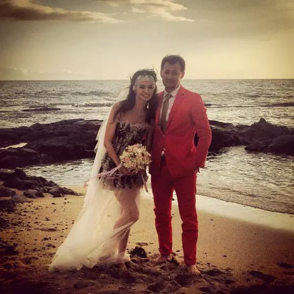 На фото: Диана Вишнёва с Константином Селиневичем. Свадьба на Гавайях