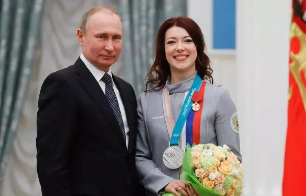 Президент России Владимир Путин и Екатерина Боброва