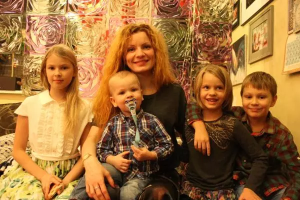 Наталья Москвитина с детьми