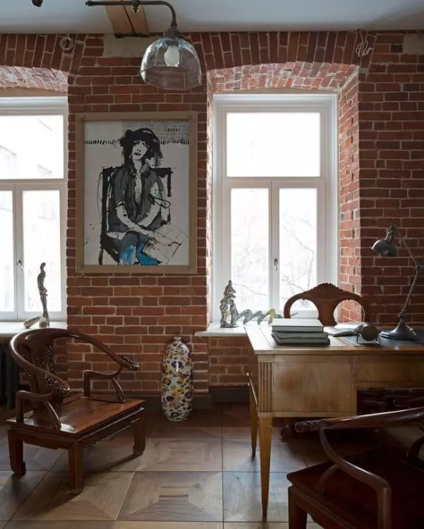 Рабочий кабинет Ольги Тимянской в трехуровневой квартире на Хлебном переулке в Москве