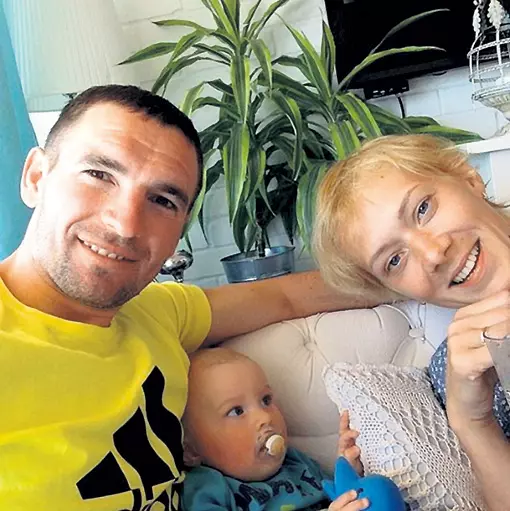 Ольга Зайцева и Петр Трифанов с сыном Степаном.